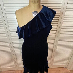 LEOTA Women's velour/velvet one shoulder dress Size S NWOT